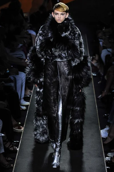Look 7